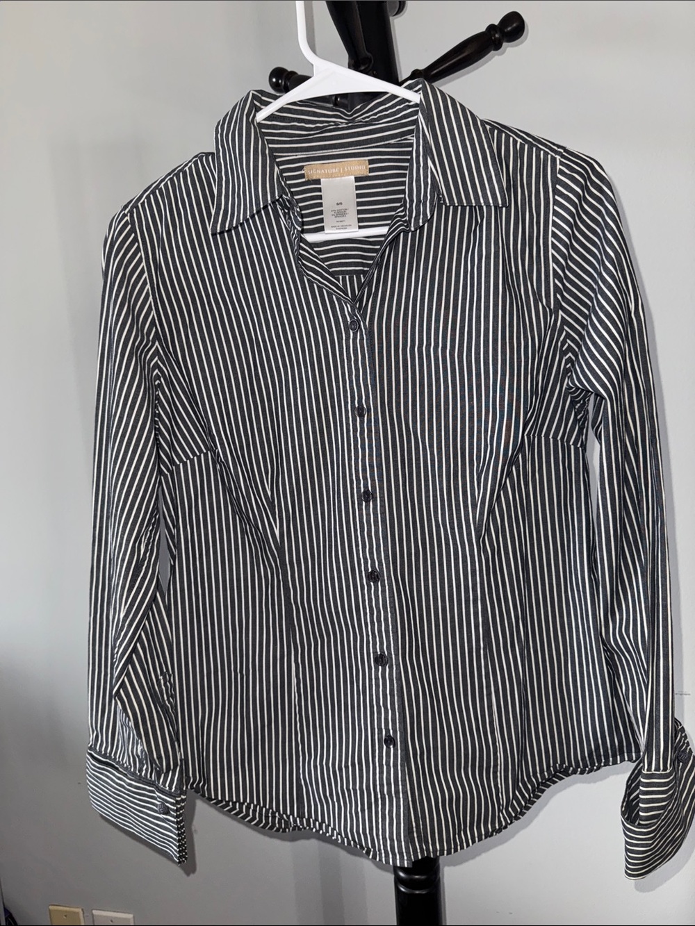 Black and White Stripe Men’s Button-Up Shirt 4.1M